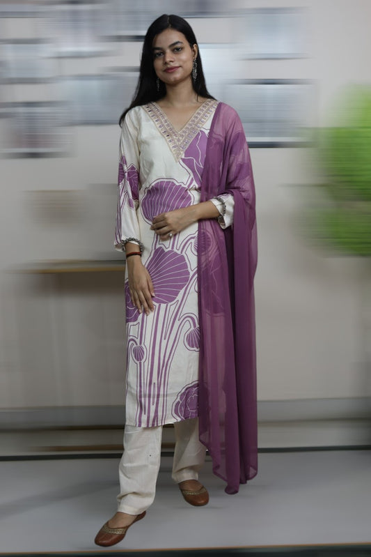 ISHI 837 Beautiful Off White Color Muslin Floral Printed 3 Pcs Suit