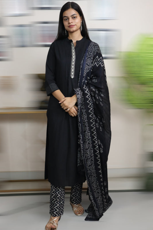 ISHI 767 Beautiful All Black Color Cotton Straight 3 Pcs Suit