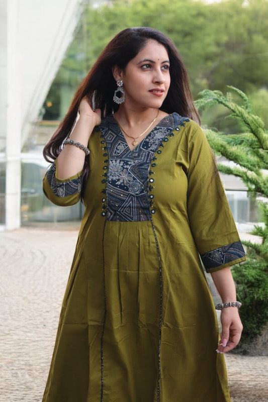 MCE041 Designer Mehndi Green Color Gamthi Cotton Patch Work 2 Pcs Set