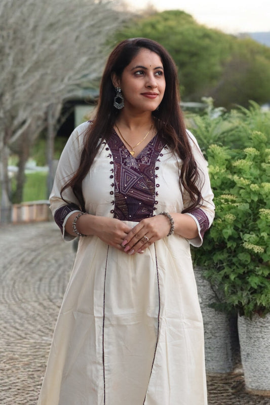 MCE042 Designer Off White Color Gamthi Cotton Patch Work 2 Pcs Set