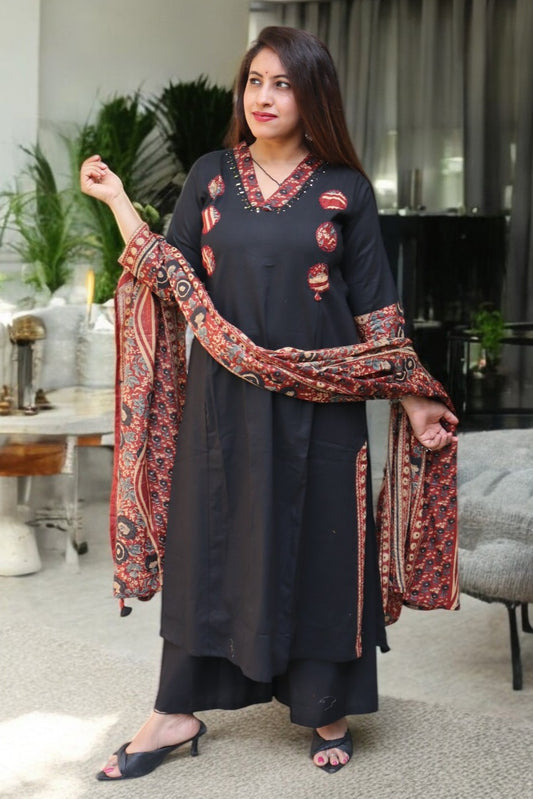 SCD076 Beautiful Black Color Gujrati Style Cotton Applique Work 3 Pcs Set